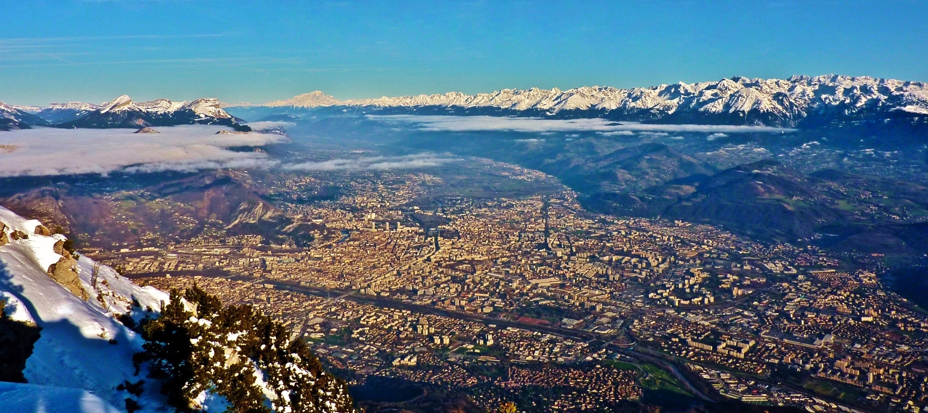 [Image: photo-grenoble.jpg]